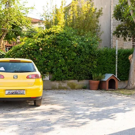 Nona - Center, 150 Meters From The Supetar